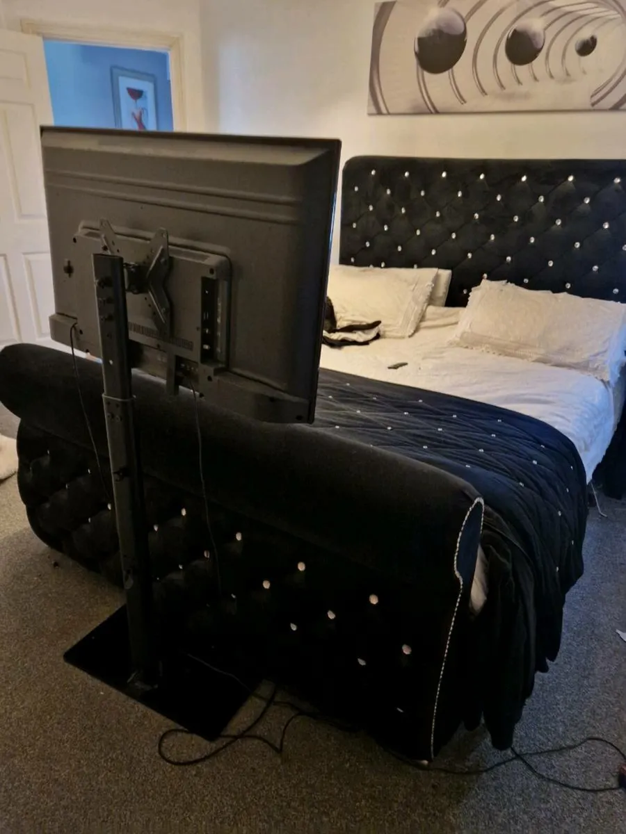 Kingsize bed - Image 1