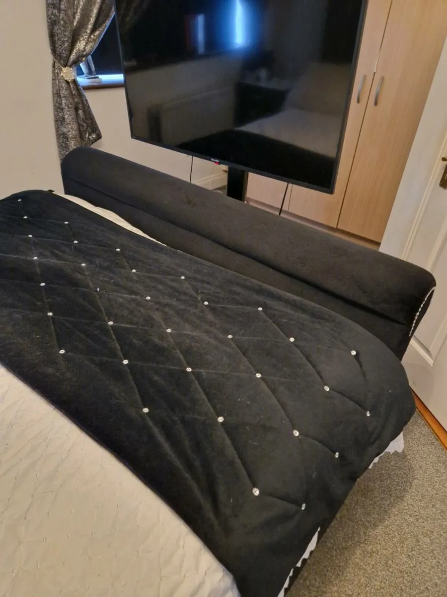 Kingsize bed - Image 2