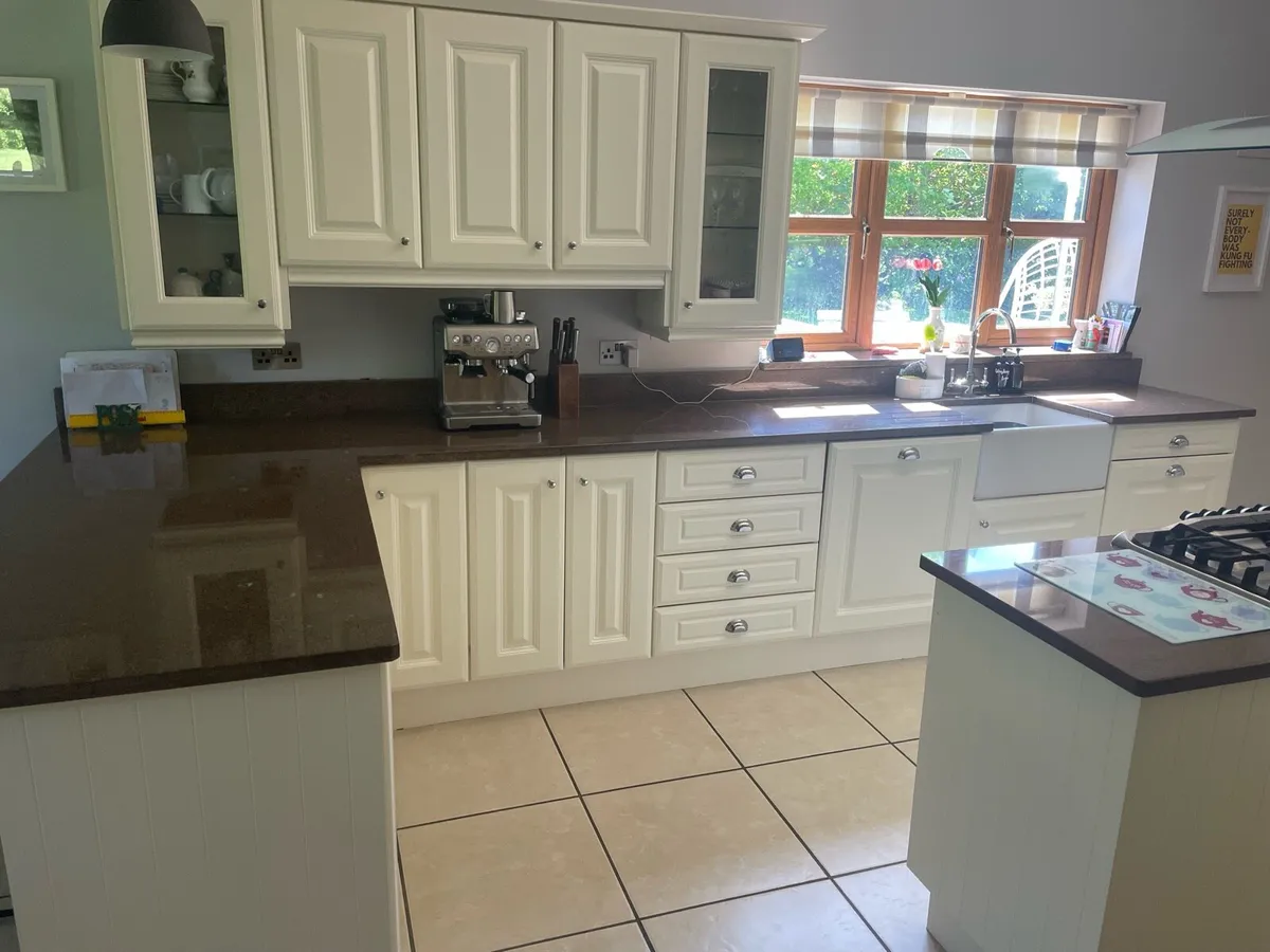 Shaker style Kitchen - Image 1