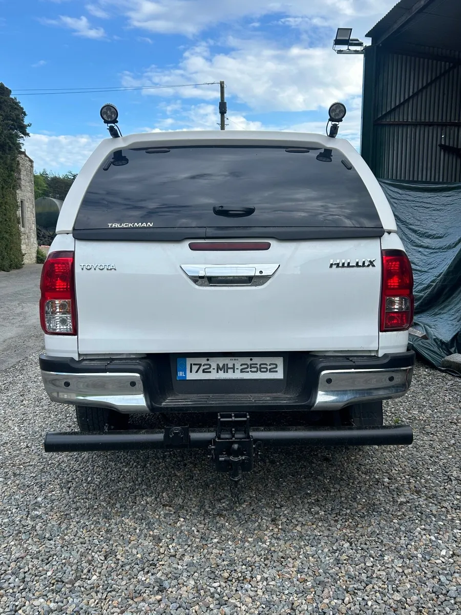 Toyota Hilux 2017 - Image 2