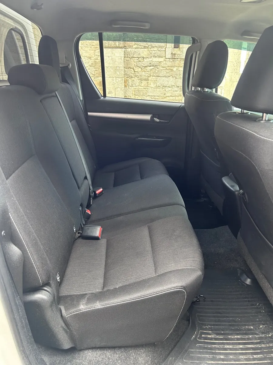 Toyota Hilux 2017 - Image 4