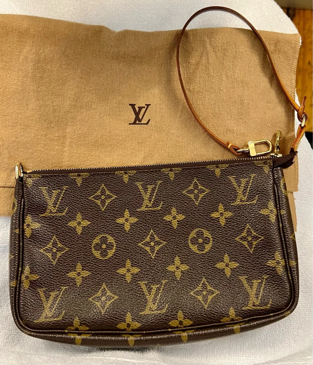 Louis Vuitton - Image 2