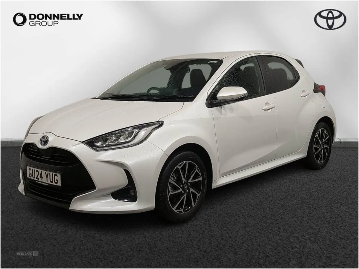 Toyota Yaris 1.5 Hybrid Design 5dr CVT - Image 3