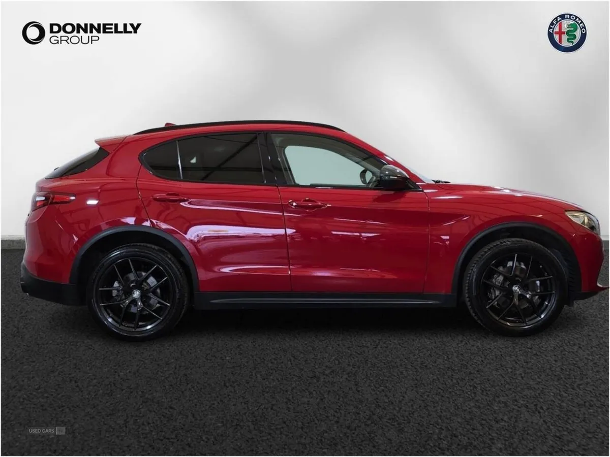 Alfa Romeo Stelvio 2.0 Turbo 200 Nero Edizione 5d - Image 3