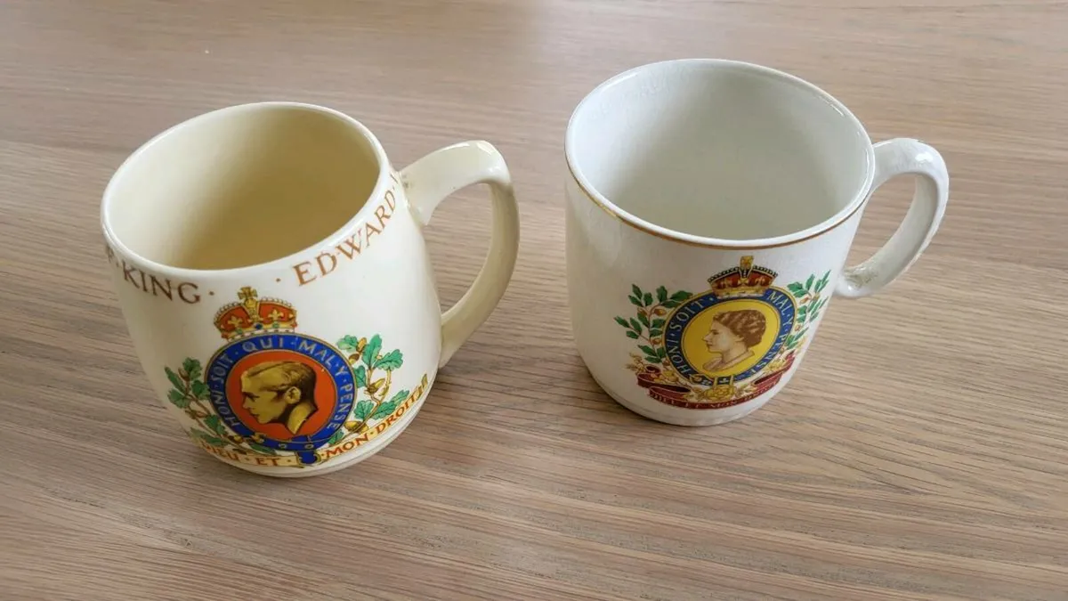 2 x Coronation mugs - Image 1