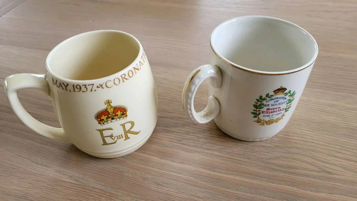 2 x Coronation mugs - Image 2