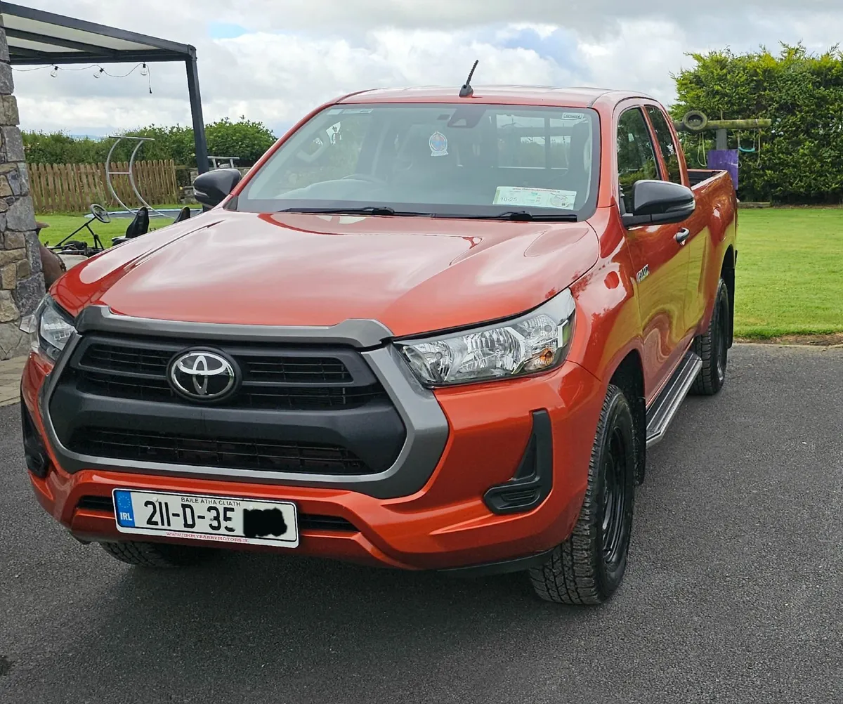 Toyota Hilux 2021 - Image 2