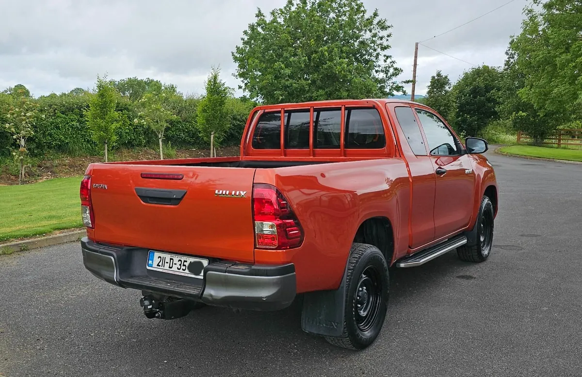 Toyota Hilux 2021 - Image 3