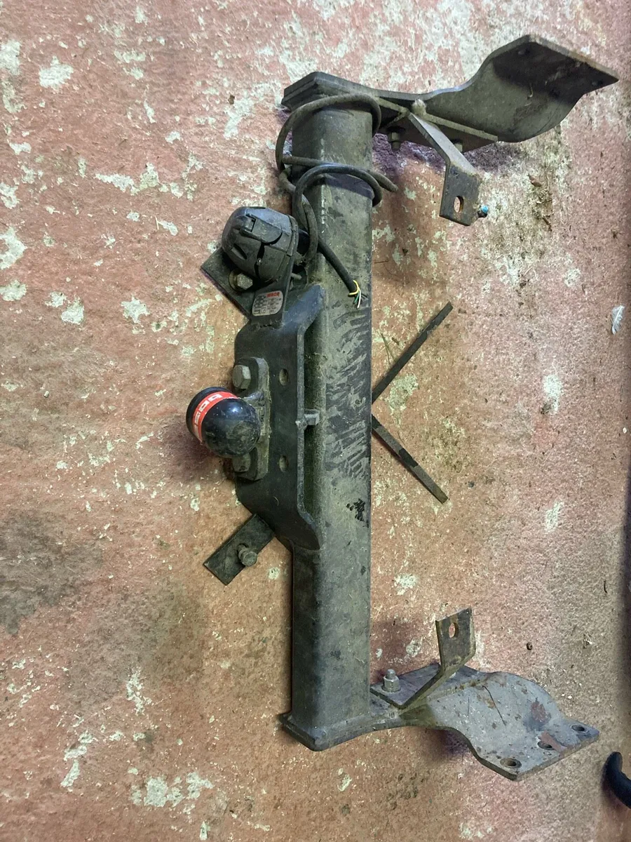 Tow bar - Image 1