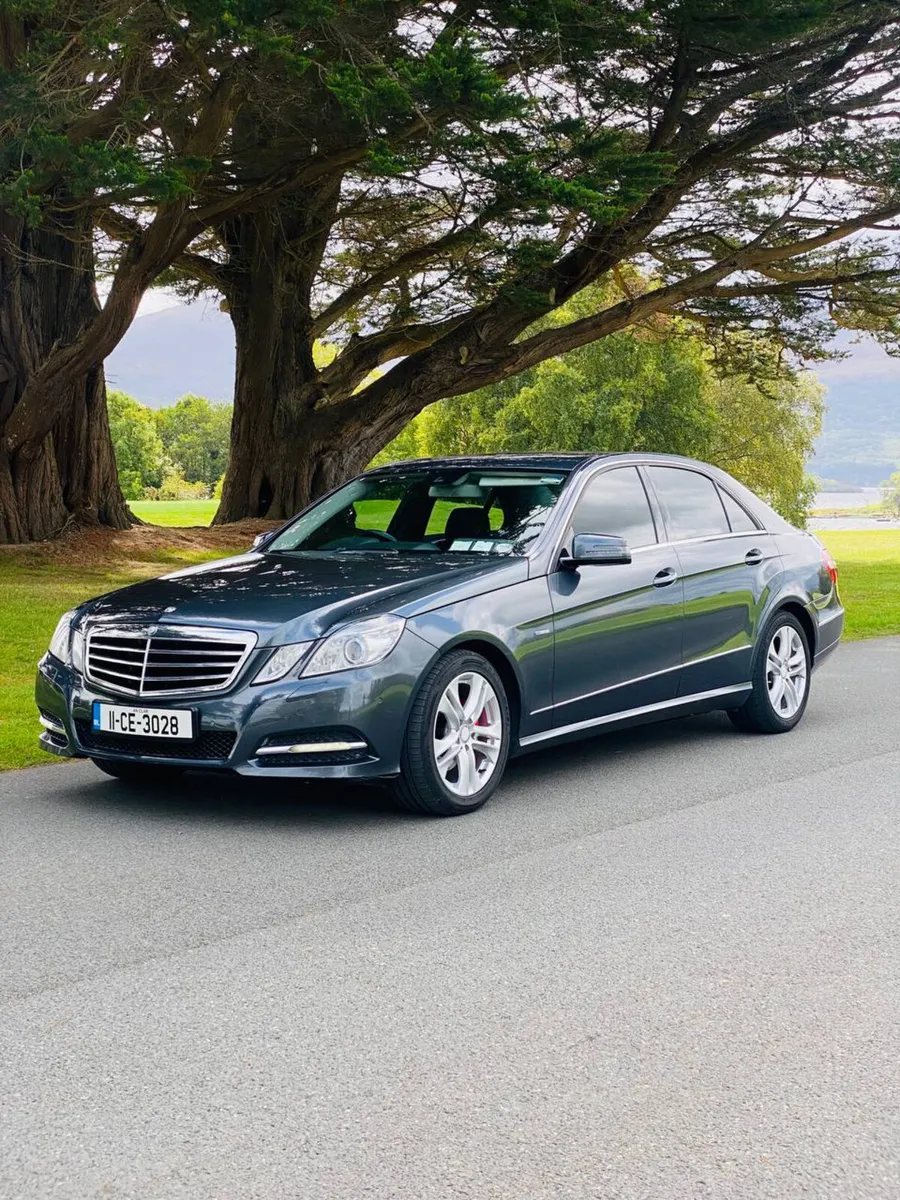 Mercedes-Benz E-Class 2011 - Image 1