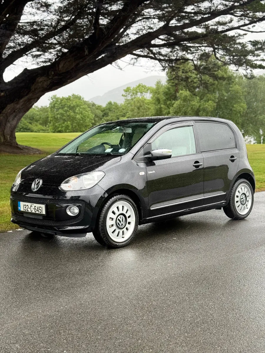 Volkswagen up! 2013 - Image 1