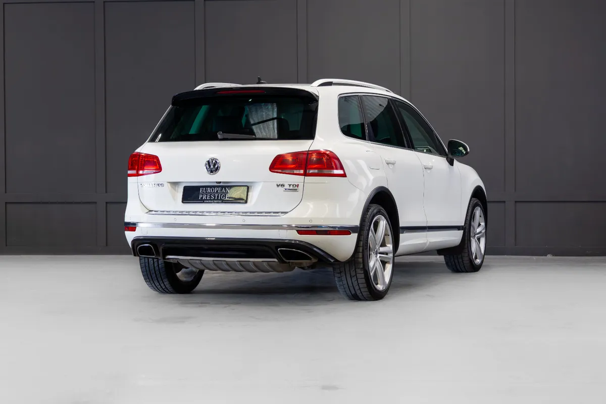 2017 Volkswagen Touareg V6 5 Seat N1 Crewcab - Image 3