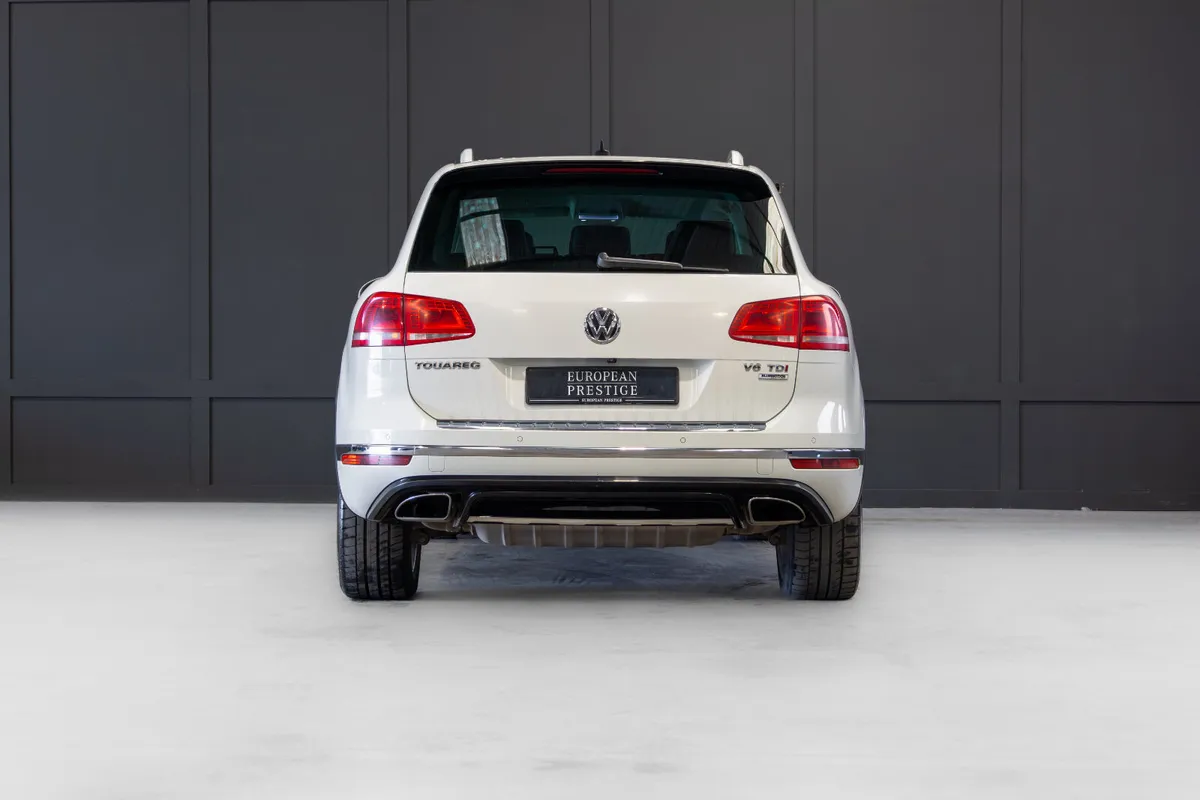 2017 Volkswagen Touareg V6 5 Seat N1 Crewcab - Image 4