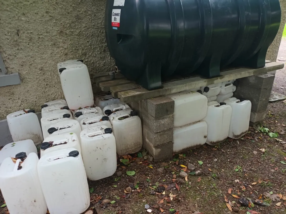 25 L Water / Oil Storage  Containers - Image 2