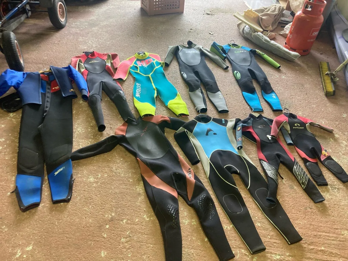 Wet suits - Image 1