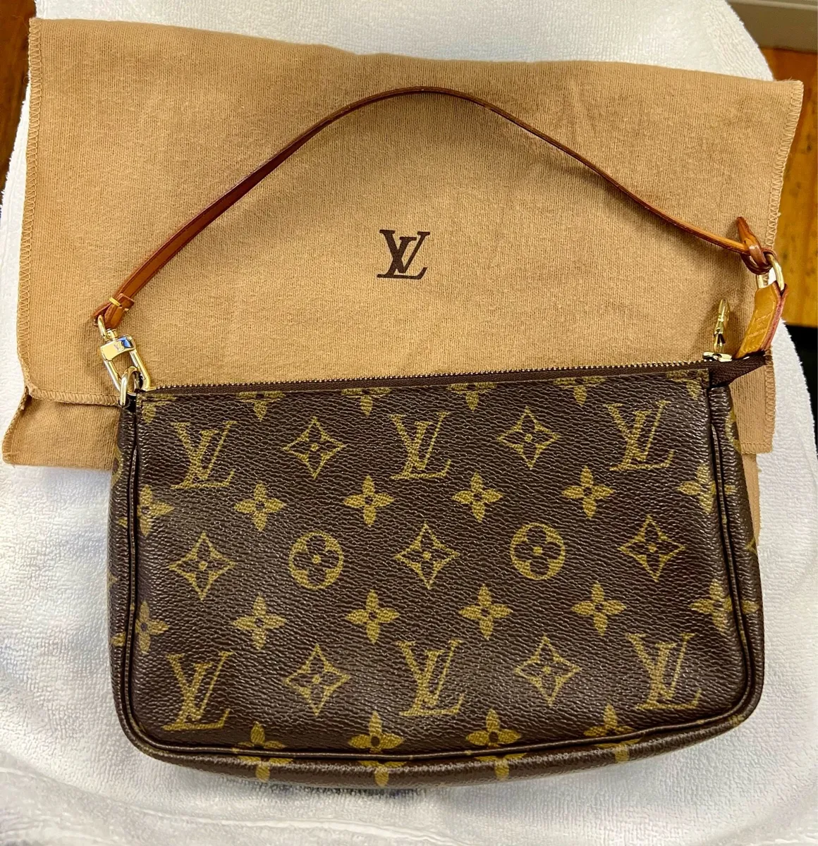 Louis Vuitton - Image 3