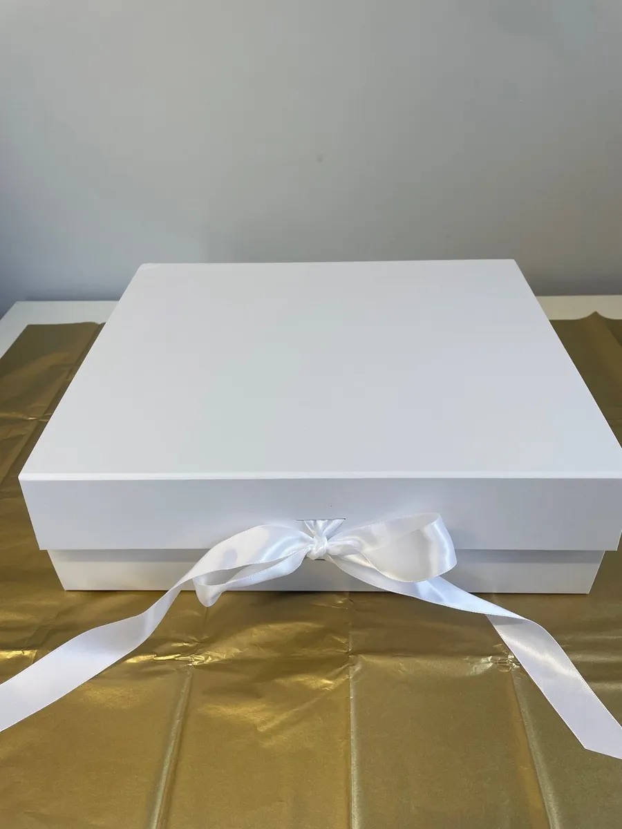 Eco Paper Bags and Gift Boxes - Image 4
