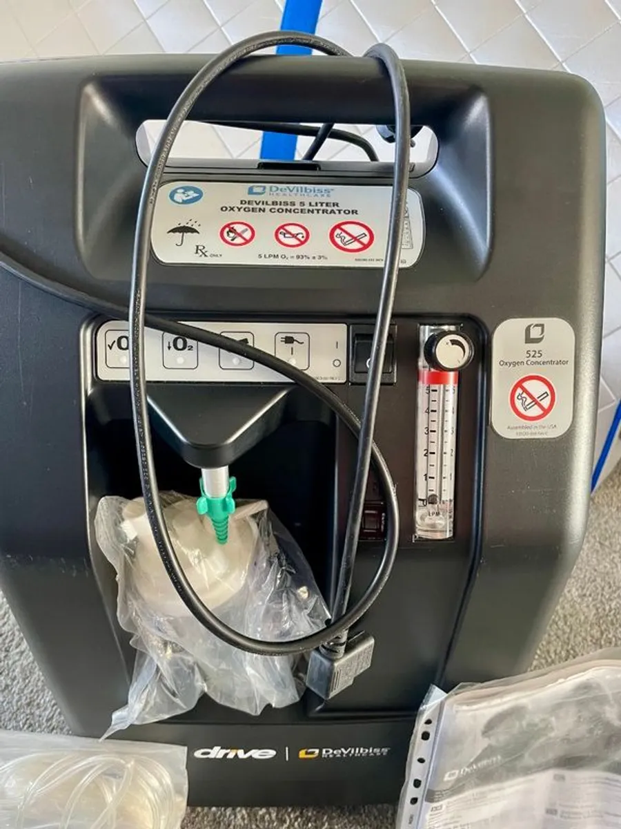 DeVilbiss 5L Oxygen Concentrator Like NEW - Image 2