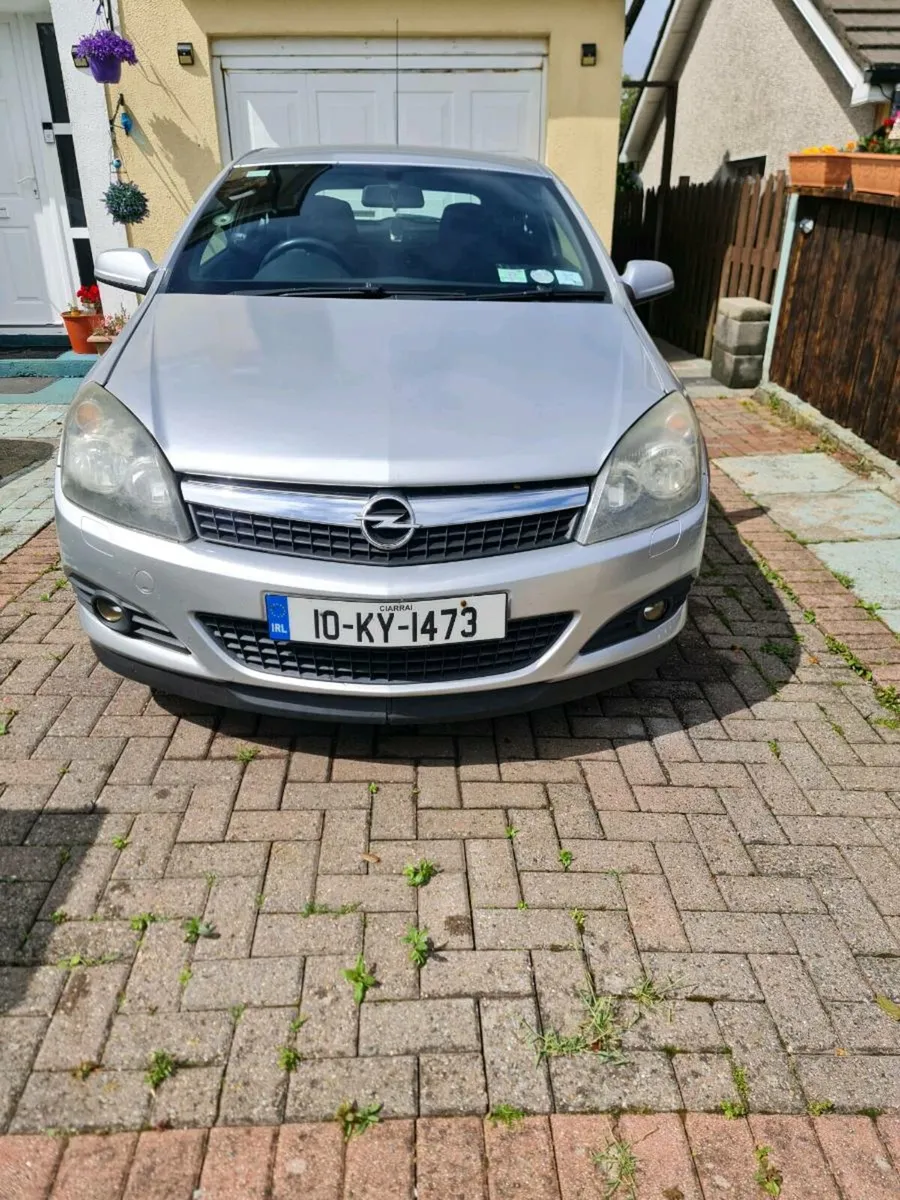 OPEL ASTRA GTC - Image 1