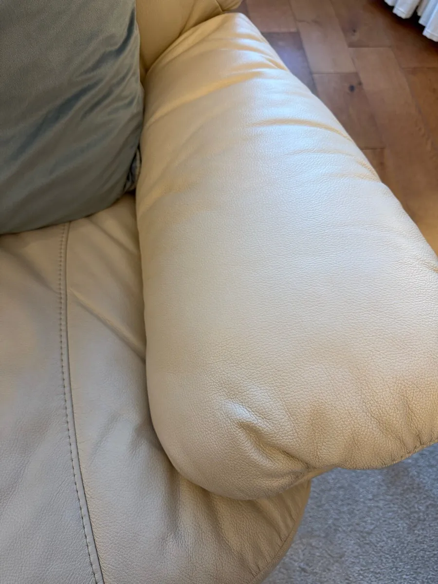 2x3 seater sofas in cream Italian leather. - Image 4