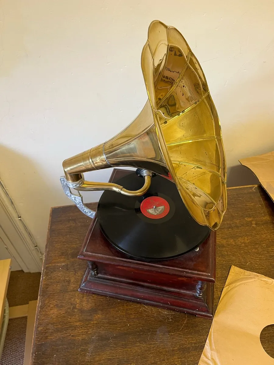 Vintage record player - Image 2