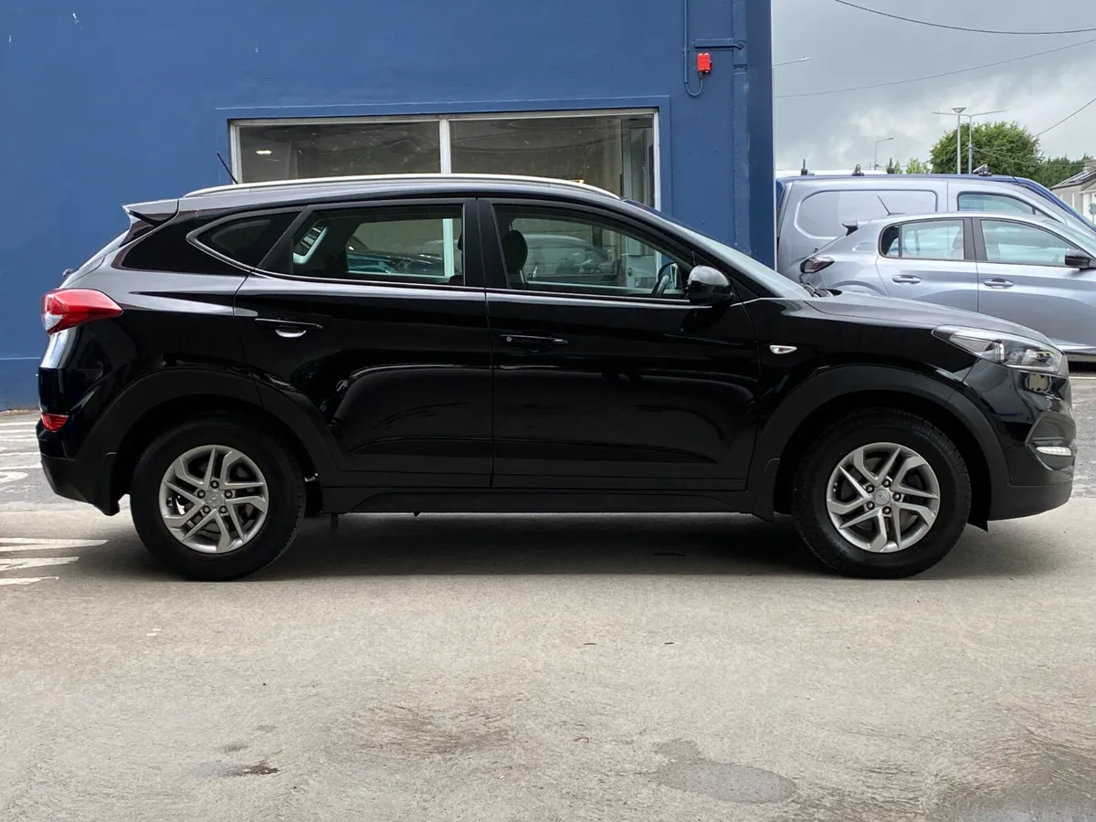 Hyundai Tucson 1.7D Comfort *Low KMs* - Image 2