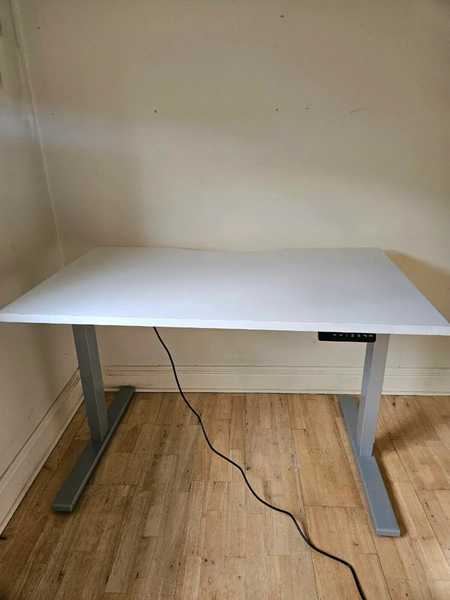 Electronic standing desk - Image 1