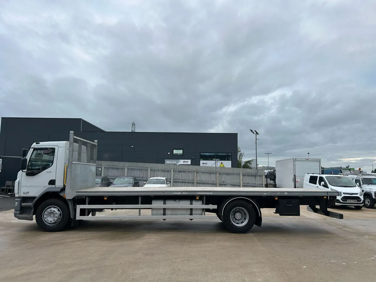 NOVEMBER 2017 DAF LF 55 230 FLATBED - Image 4
