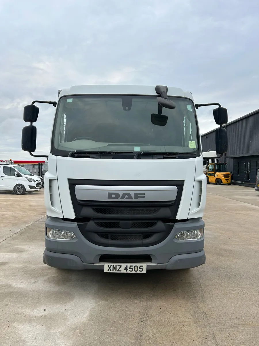 NOVEMBER 2017 DAF LF 55 230 FLATBED - Image 2