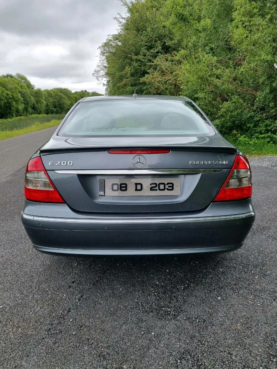 Mercedes e200 automatic - Image 2