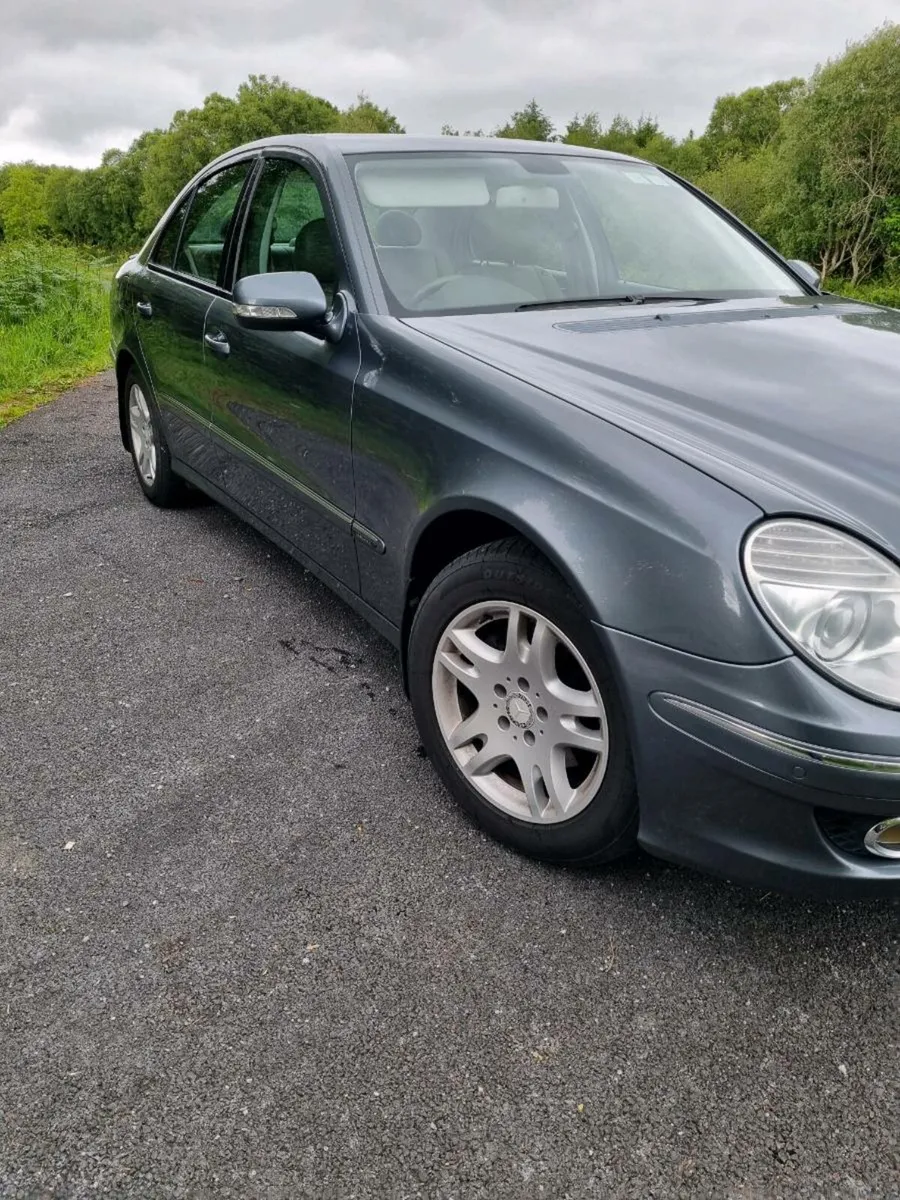 Mercedes e200 automatic - Image 4