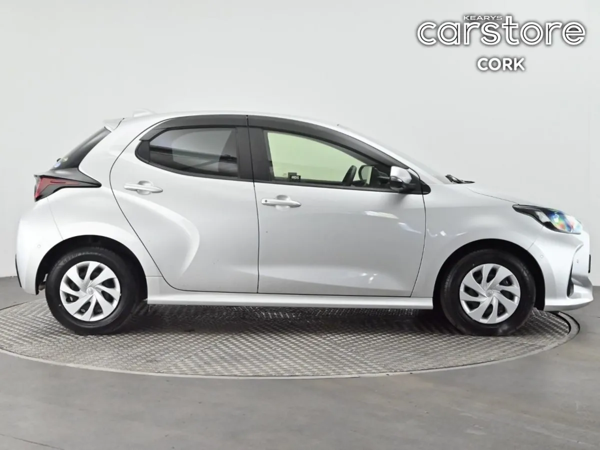 Toyota Yaris 1.5 Hybrid Auto - Image 2