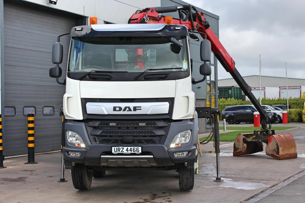 2023 DAF CF 450 8X4 TIPPER GRAB - Image 3