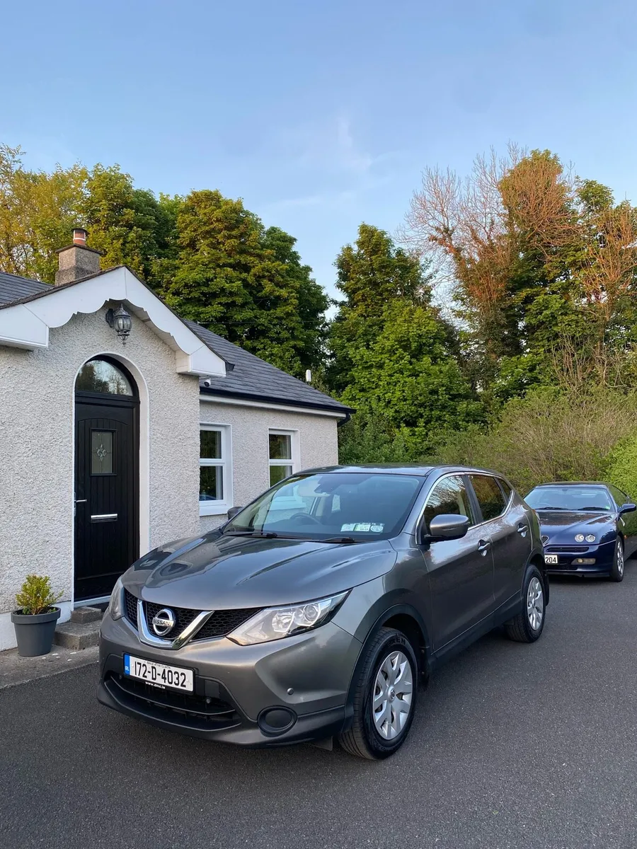 Immaculate low mileage Nissan Qashqai - Image 4