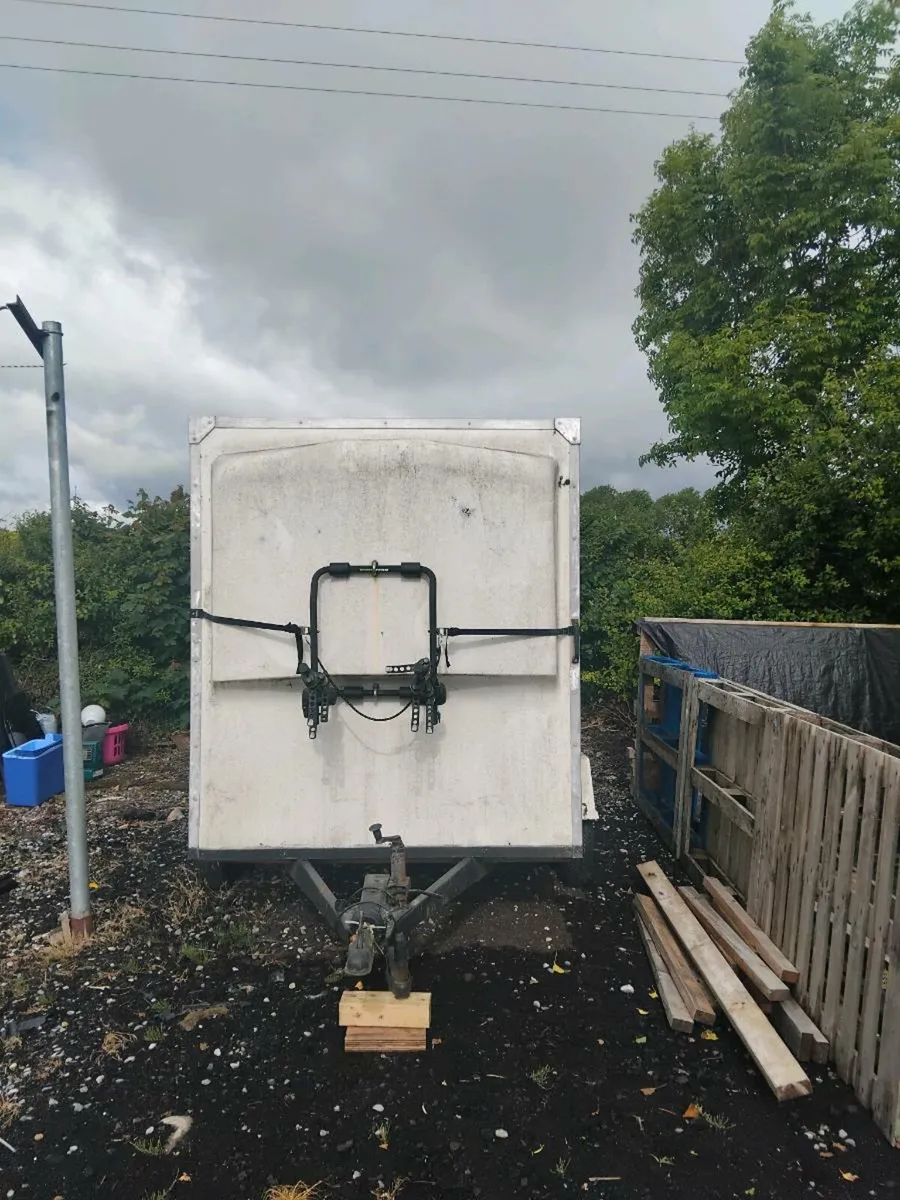 Trailer - Image 1