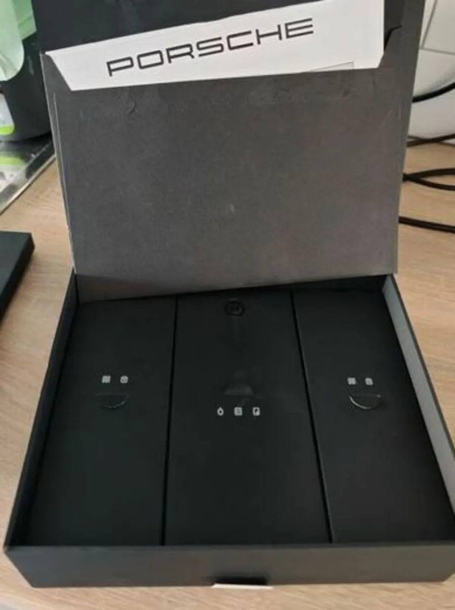 Honor Magic 6 RSR Porsche Design 1TB 24GB Ram - Image 2