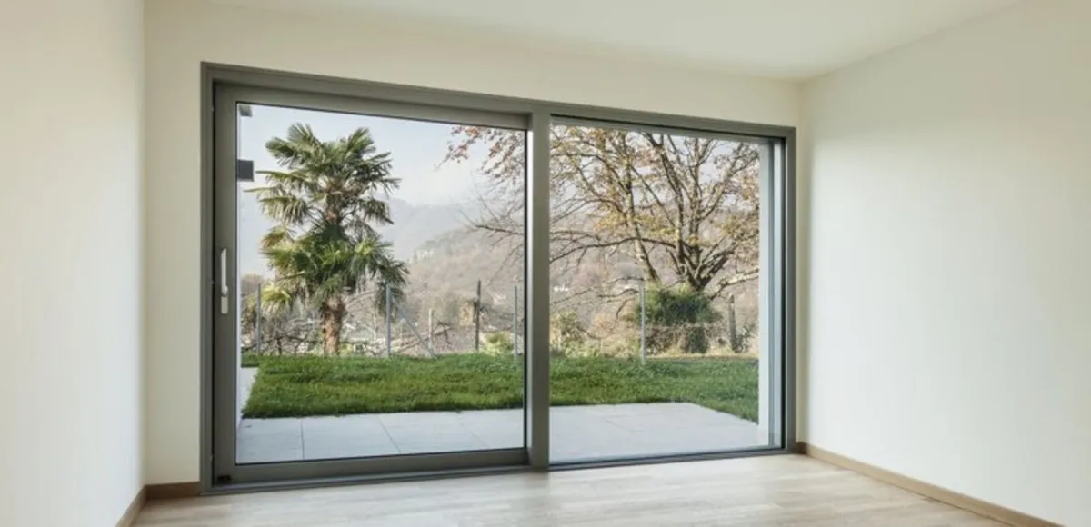 Sliding patio doors - Image 1