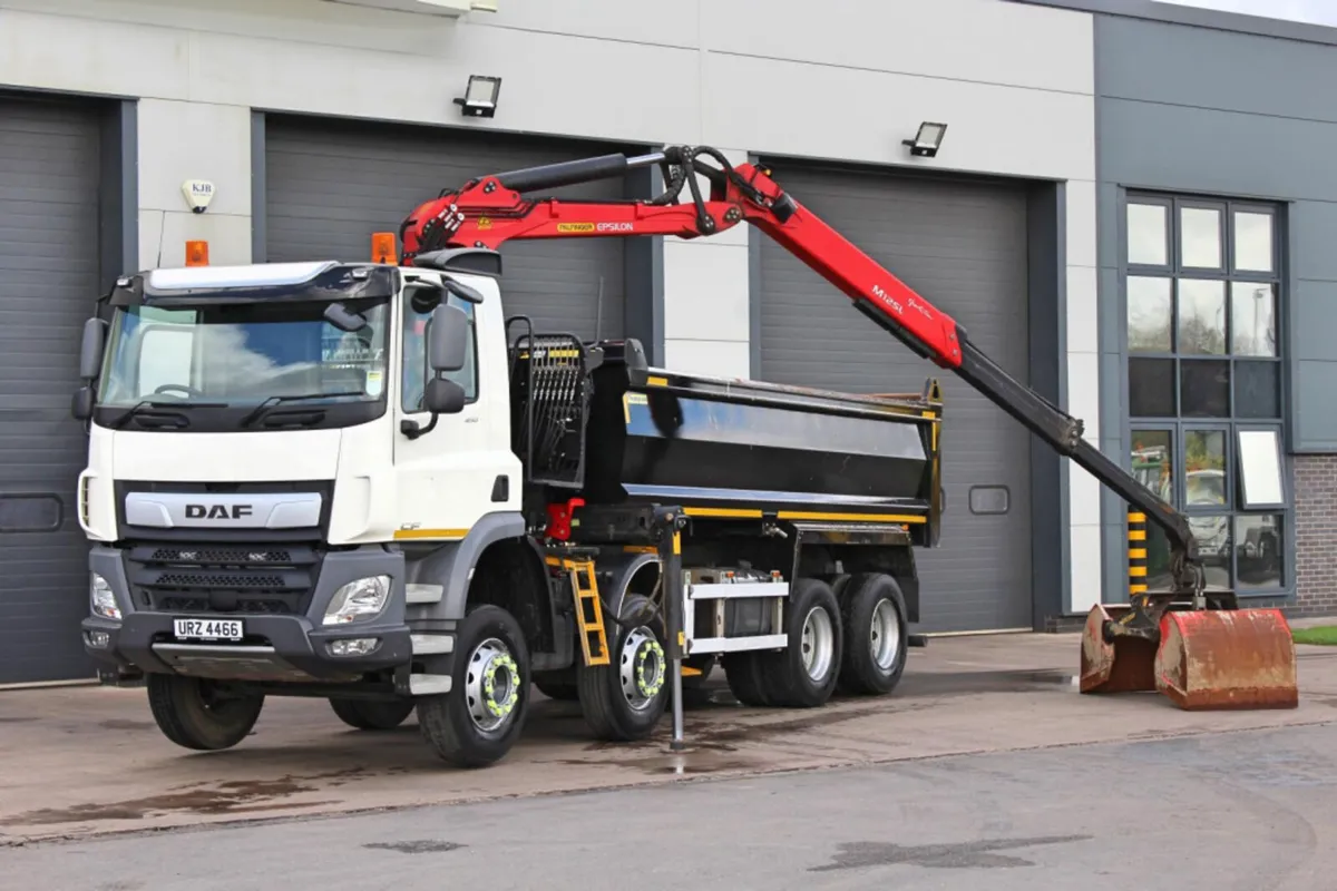 2023 DAF CF 450 8X4 TIPPER GRAB - Image 4