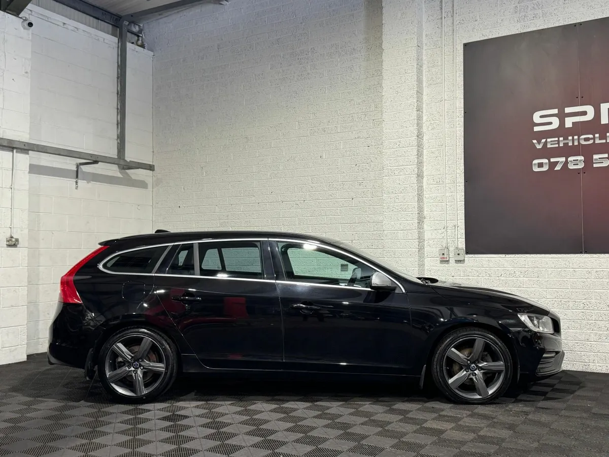 2017 Volvo V60 R-Design Nav2.0 D3 150 bhp *NI CAR* - Image 4