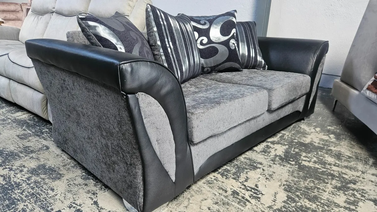 Special offer  sofa -Warehouse collection only - Image 3