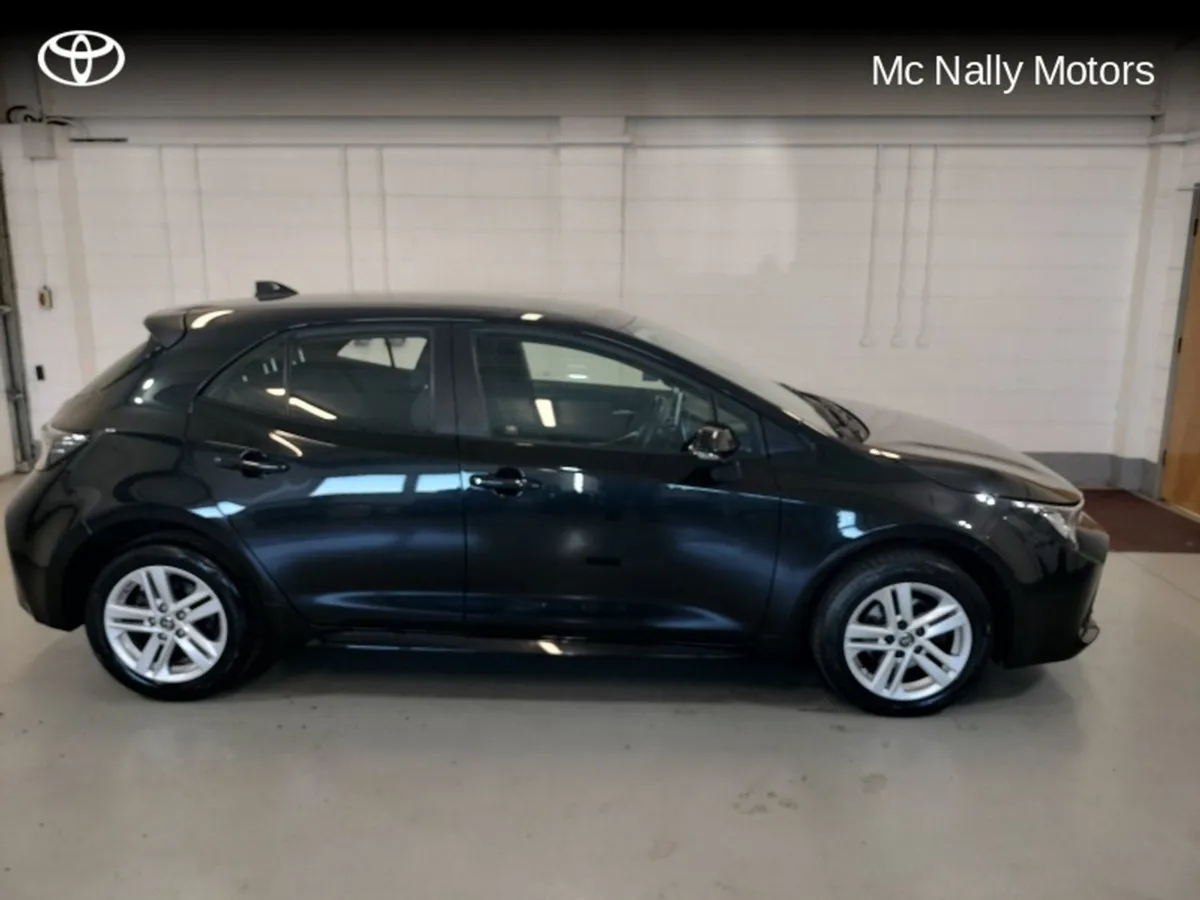 Toyota Corolla 1.2t Luna H/B Petrol Manual Low KMS - Image 3