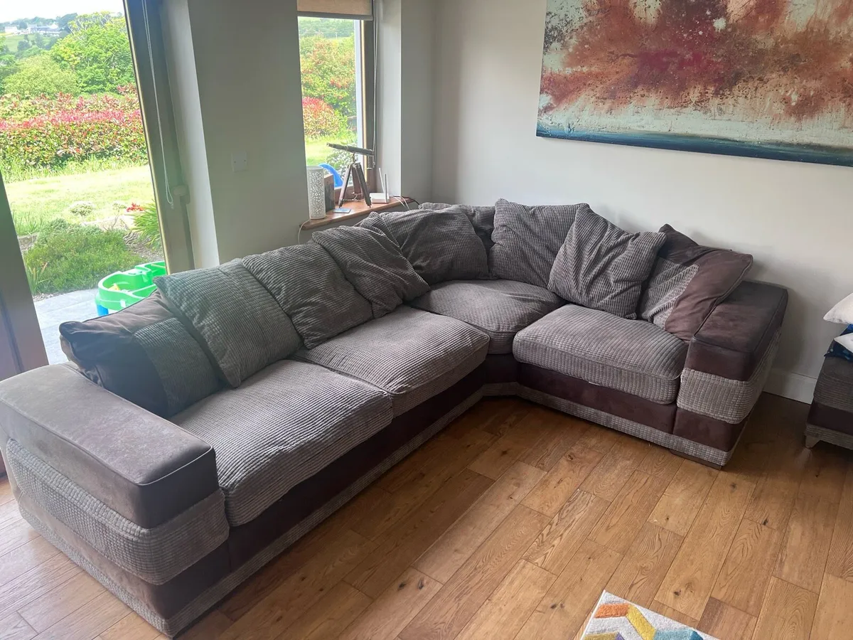 L shaped sofa and 2 seater - Image 1