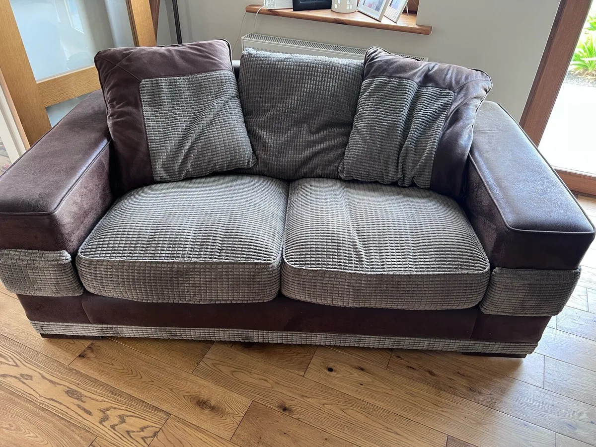 L shaped sofa and 2 seater - Image 2