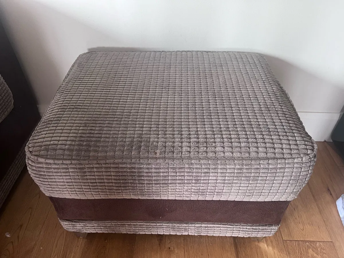 L shaped sofa and 2 seater - Image 3