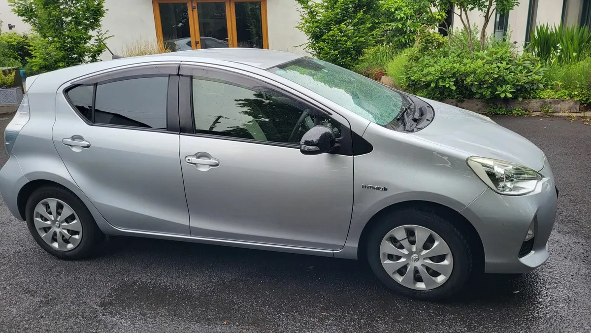 Toyota Aqua 2014 - Image 2