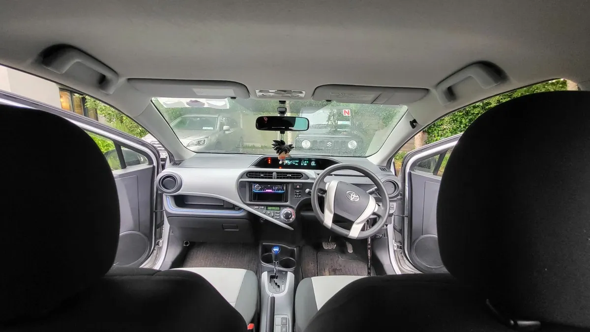 Toyota Aqua 2014 - Image 3