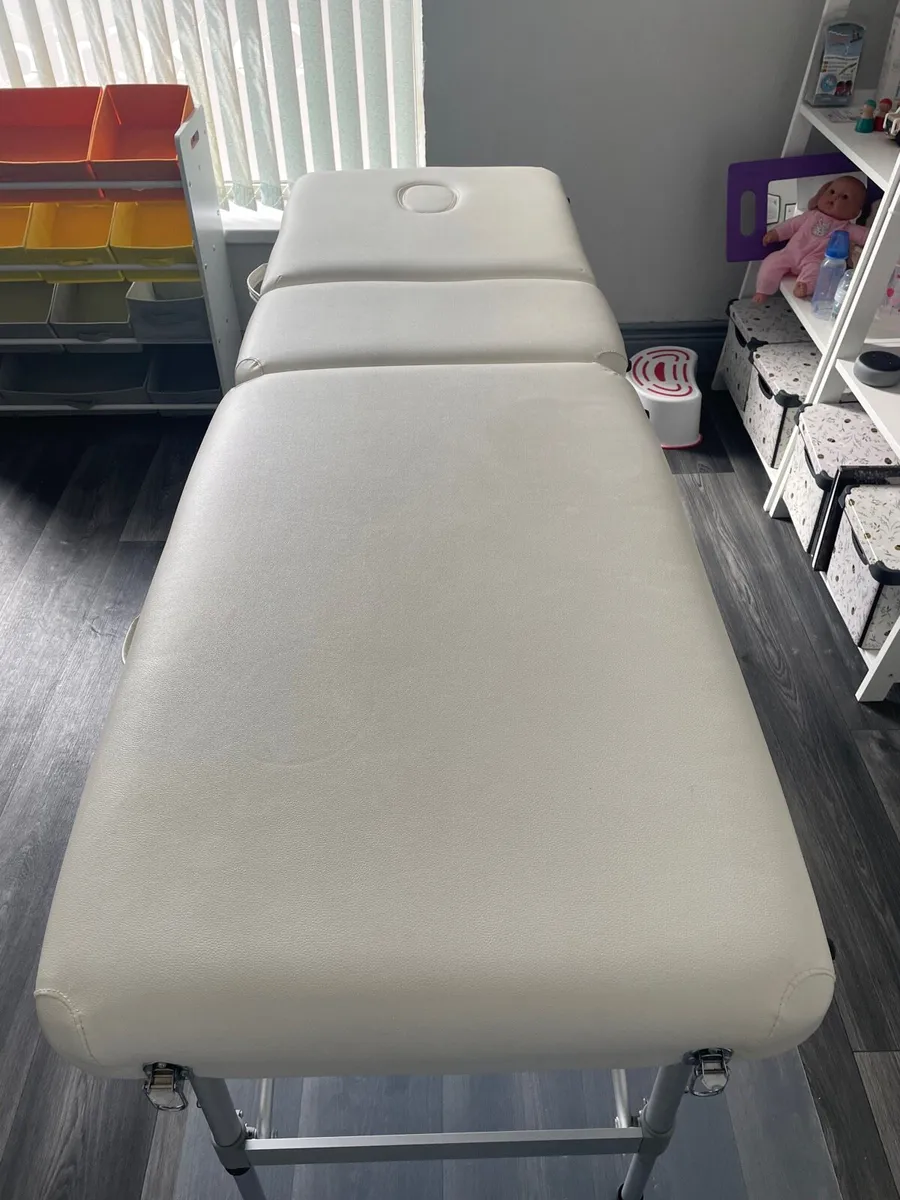 Portable Beauty Bed With Removable Pillow - Image 3