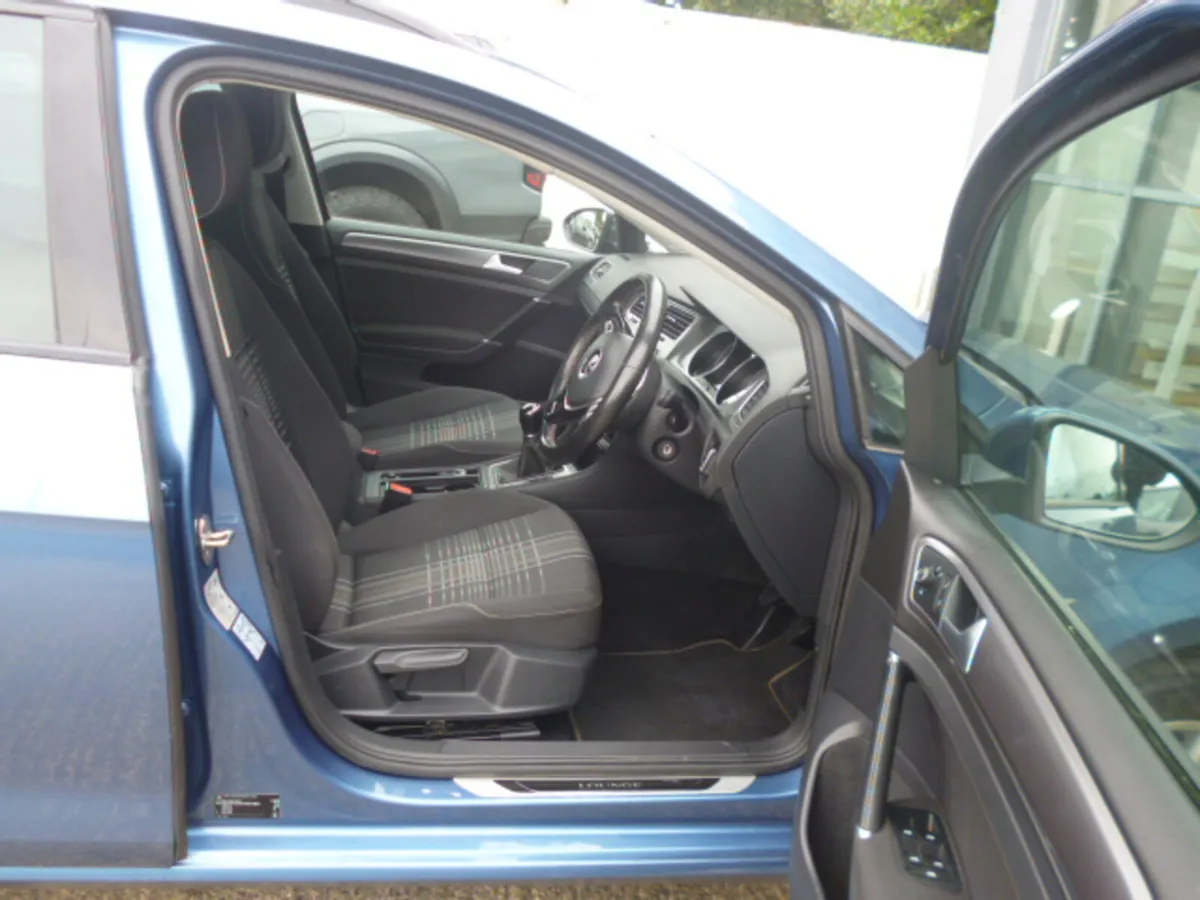 VW Golf Estate 1.6 TDI 110HP BMT Lounge 2016 - Image 4