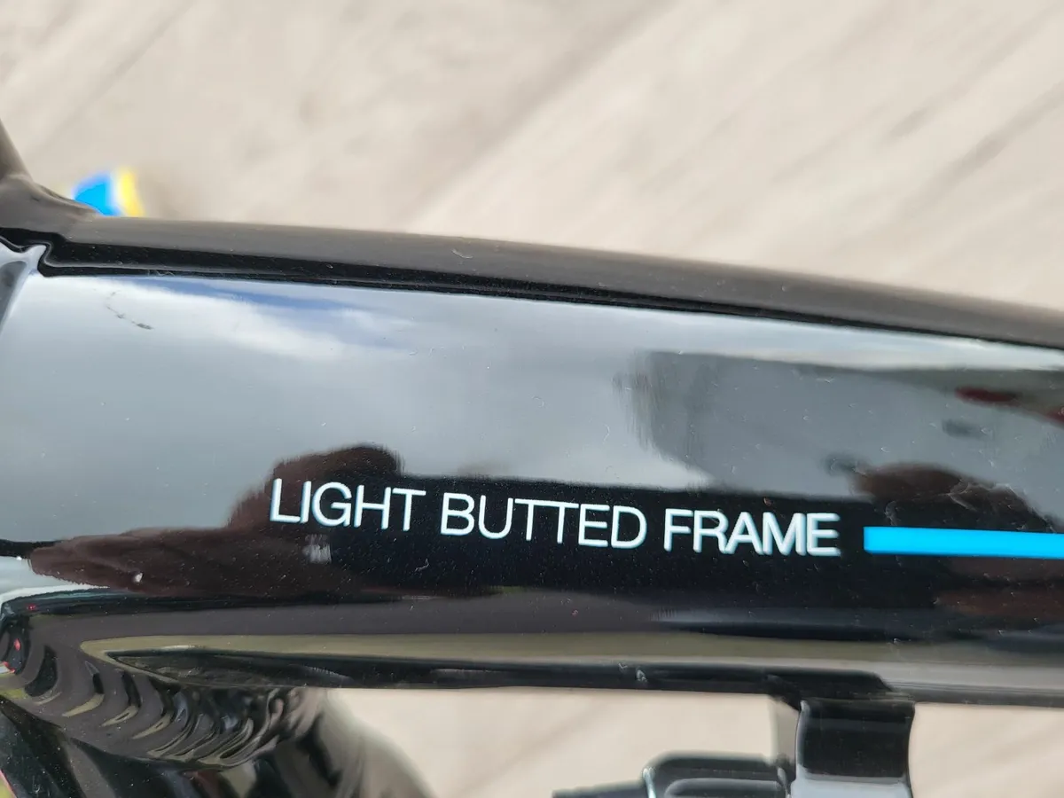 BRAND NEW SUPER LIGHTWEIGHT - Image 2