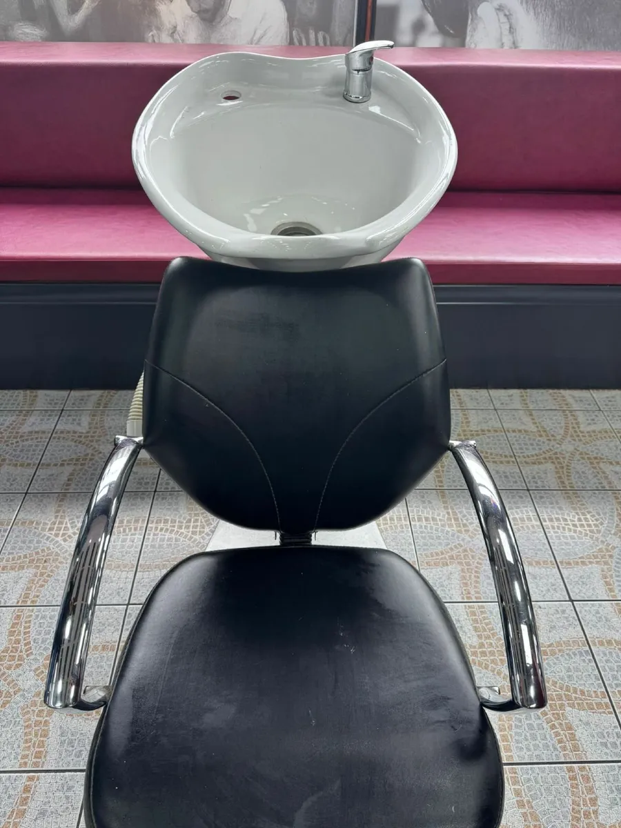 Hairdressing Shampoo Backwash Chair - Image 1